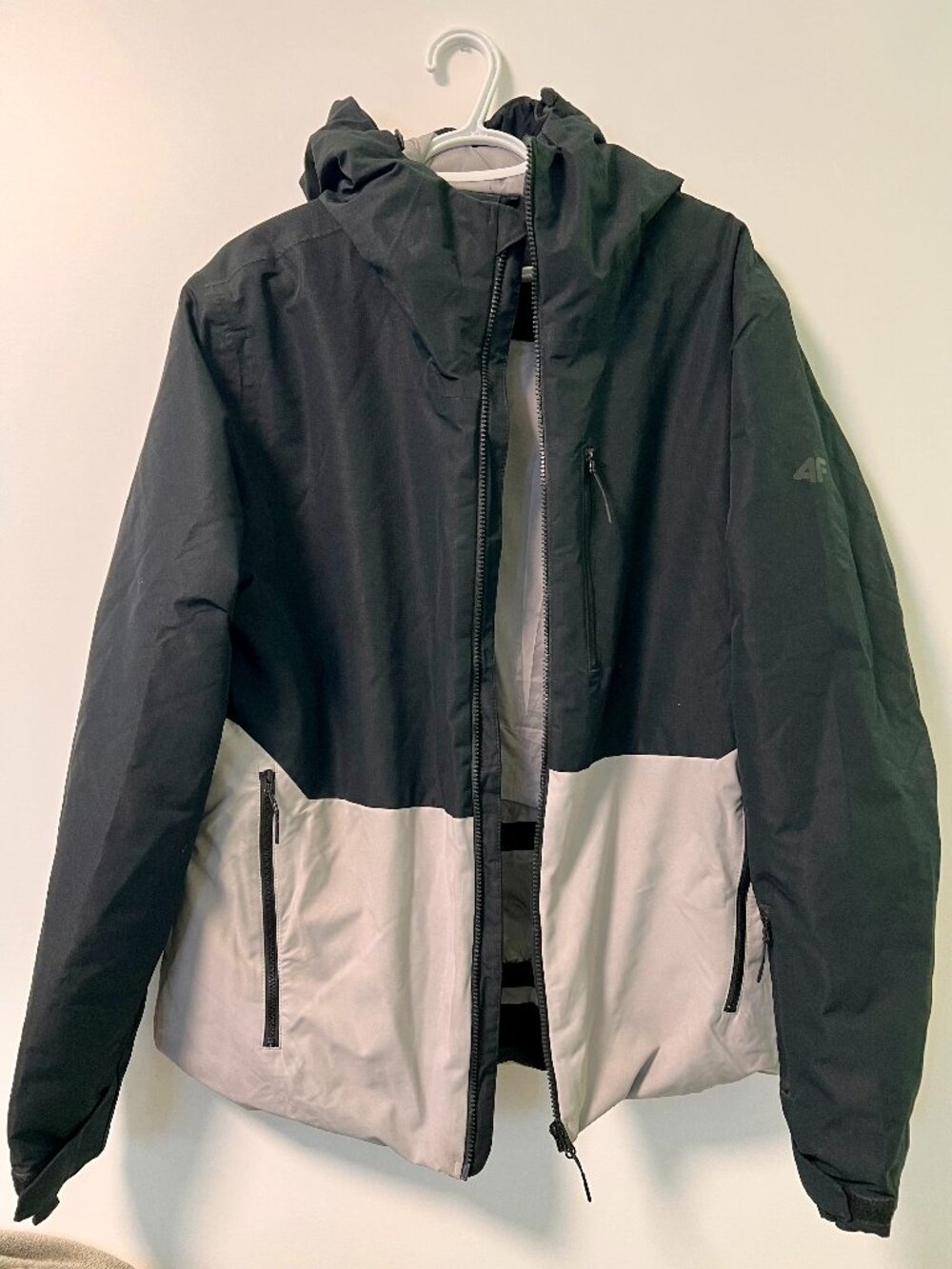 4F Black & White Hooded Puffer Jacket | Winter Coat